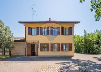 Casa all\'aperto - Trilocale Via Dante Alighieri
 
9, Cadelbosco di Sopra - foto 5