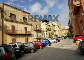 Edificio all\'aperto - Trilocale Via Sant'Agrippina
 
42, Enna - foto 20