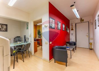 Hall / corridoio - Ufficio Via Filippo Turati
 
11, Bari - foto 7