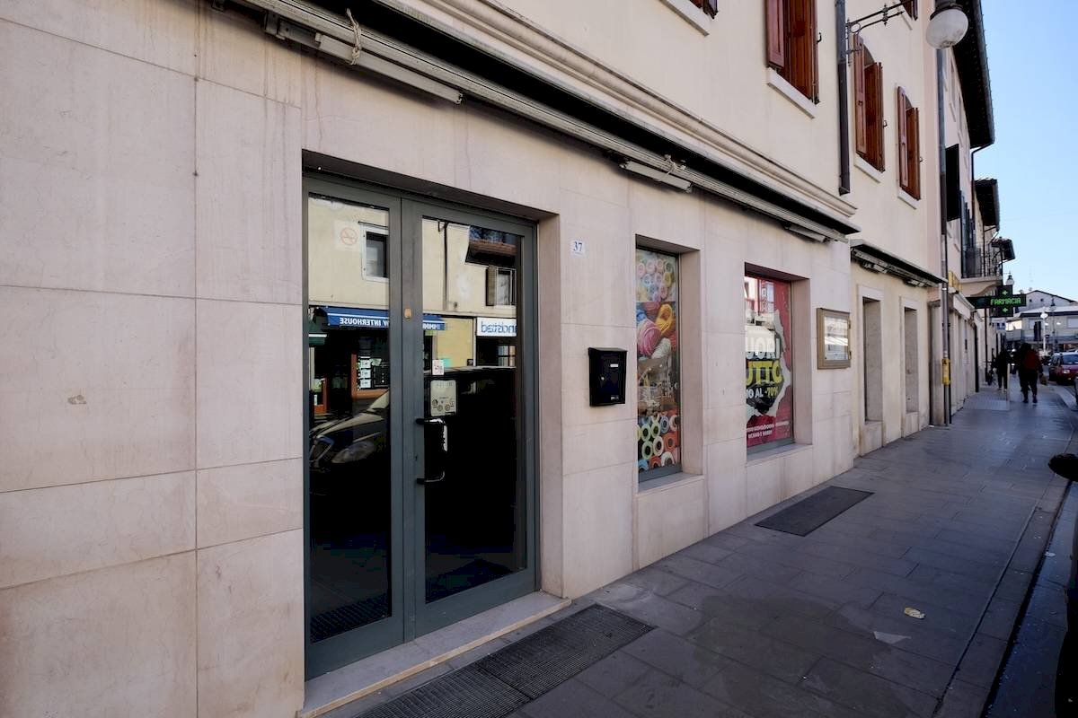 Foto 2 - Negozio Maniago - foto 2