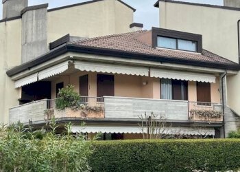 Facciata - Bilocale via Giulio Cesare, Desenzano del Garda - foto 23