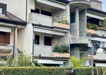 Facciata - Bilocale via Giulio Cesare, Desenzano del Garda - foto 32