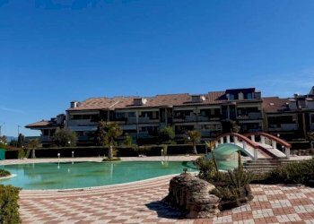 Piscina - Bilocale via Giulio Cesare, Desenzano del Garda - foto 3