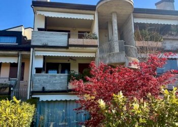 Facciata - Bilocale via Giulio Cesare, Desenzano del Garda - foto 8