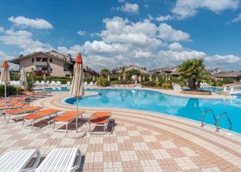 Piscina - Two-room apartment via Giulio Cesare, Desenzano del Garda - photo 24