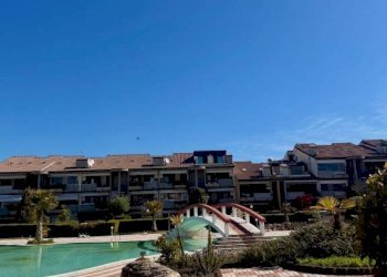 Piscina - Bilocale via Giulio Cesare, Desenzano del Garda - foto 14