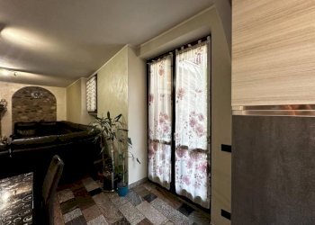 Interno palazzo - Casa indipendente via Vittorio Veneto, 13, Caronno Varesino - foto 5