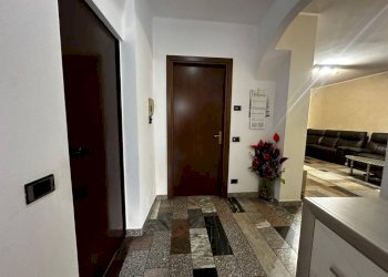 Ingresso - Casa indipendente via Vittorio Veneto, 13, Caronno Varesino - foto 9