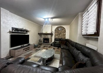 Salone - Casa indipendente via Vittorio Veneto, 13, Caronno Varesino - foto 16