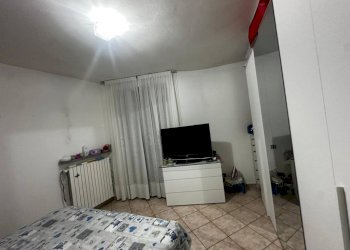 Camera da letto - Casa indipendente via Vittorio Veneto, 13, Caronno Varesino - foto 44