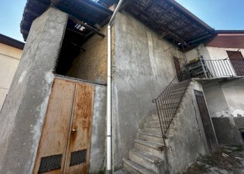 Facciata - Casa indipendente via Vittorio Veneto, 2, Caronno Varesino - foto 11