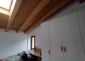 Camera da letto - Quadrilocale vicolo Somisso, Laveno-Mombello - foto 19