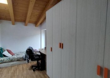 Camera da letto - Quadrilocale vicolo Somisso, Laveno-Mombello - foto 20