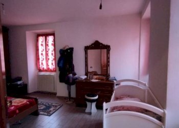 Camera da letto - Quadrilocale vicolo Somisso, Laveno-Mombello - foto 37