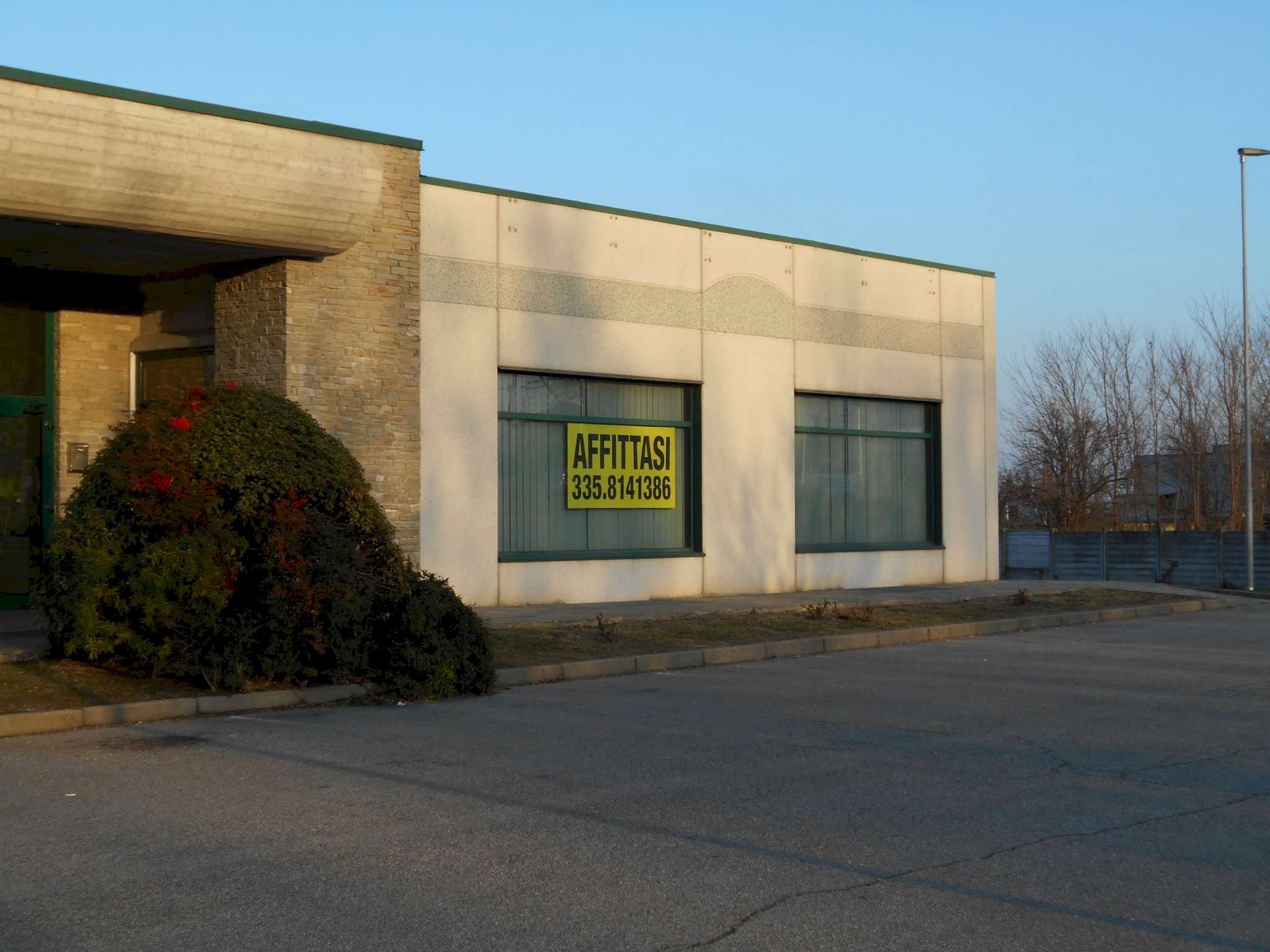 DSCN0675 - Locale Commerciale strada piemonte, 29, Bricherasio - foto 1