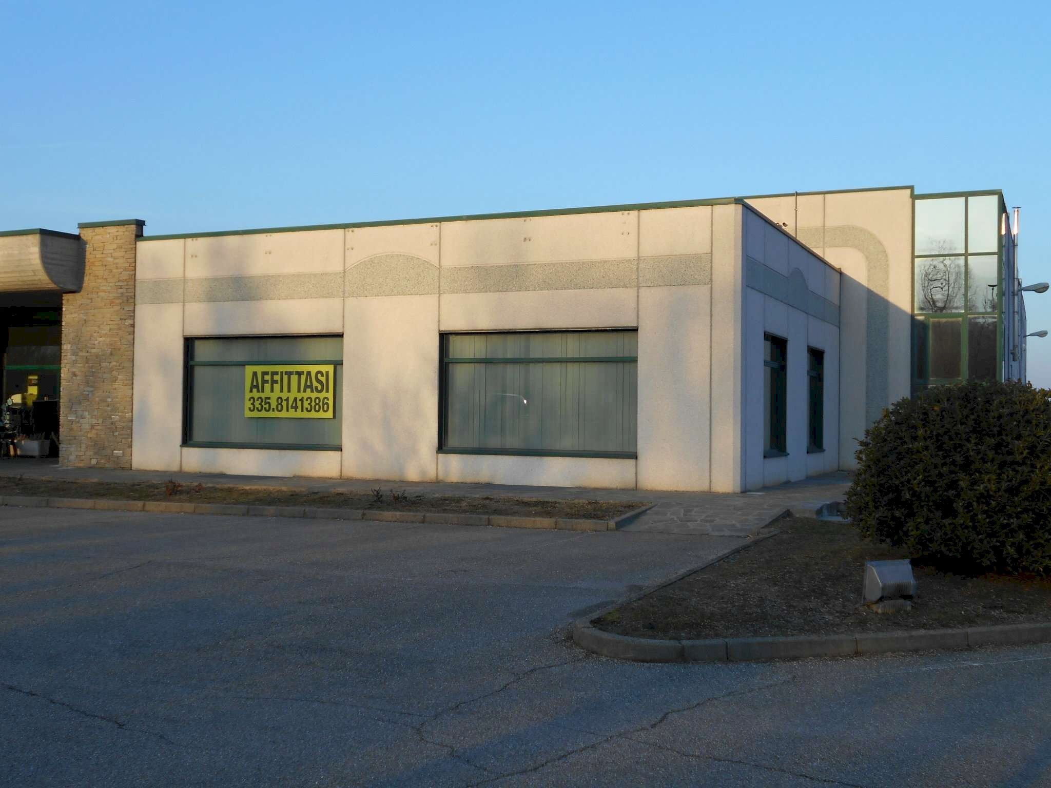 DSCN0676 - Locale Commerciale strada piemonte, 29, Bricherasio - foto 2