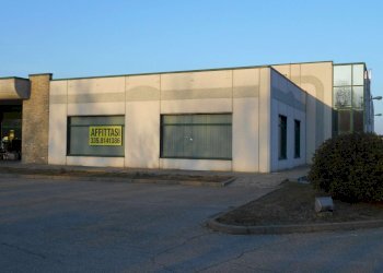 DSCN0676 - Locale Commerciale strada piemonte, 29, Bricherasio - foto 2