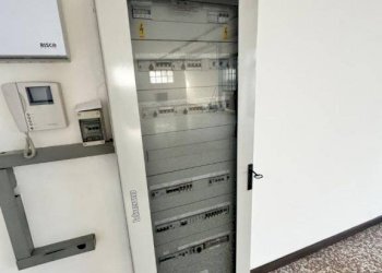 Interno non residenziale - Negozio via Pietro Ruggeri da Stabello, Bergamo - foto 7