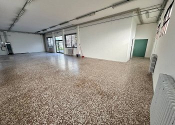 Magazzino - Negozio via Pietro Ruggeri da Stabello, Bergamo - foto 11