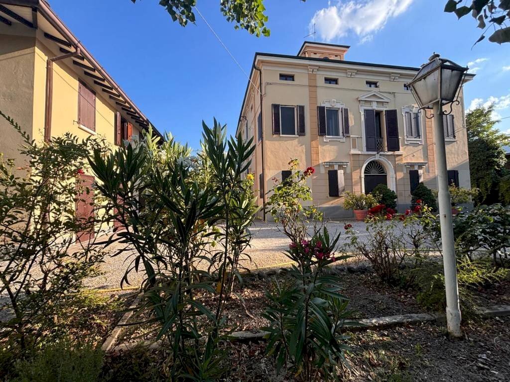 Villa via del Pretorio, Sassuolo - photo 1