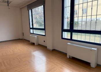 Ufficio via di Corticella, 181, Bologna (zona Croce Coperta) - foto 2