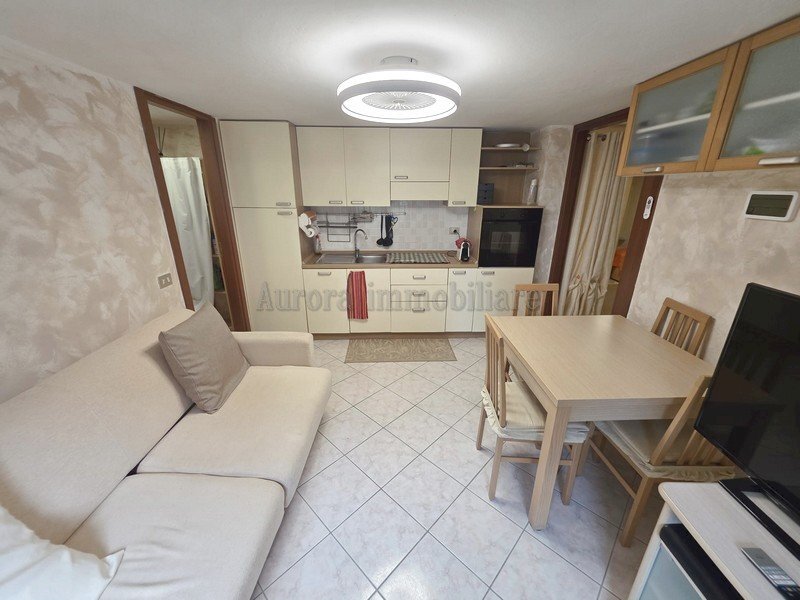 Three-room apartment Via 25 Aprile, Borghetto Santo Spirito - photo 1