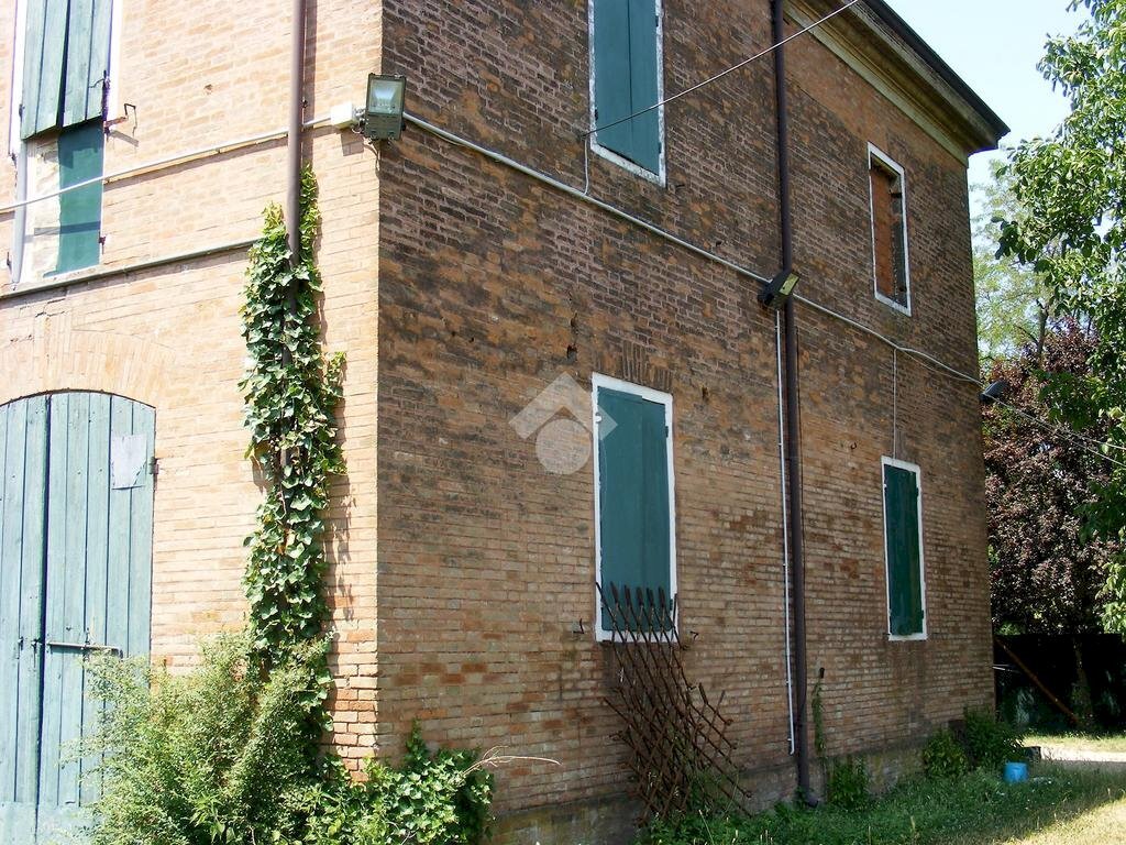 Villa Via dei cavi, Carpi - photo 2