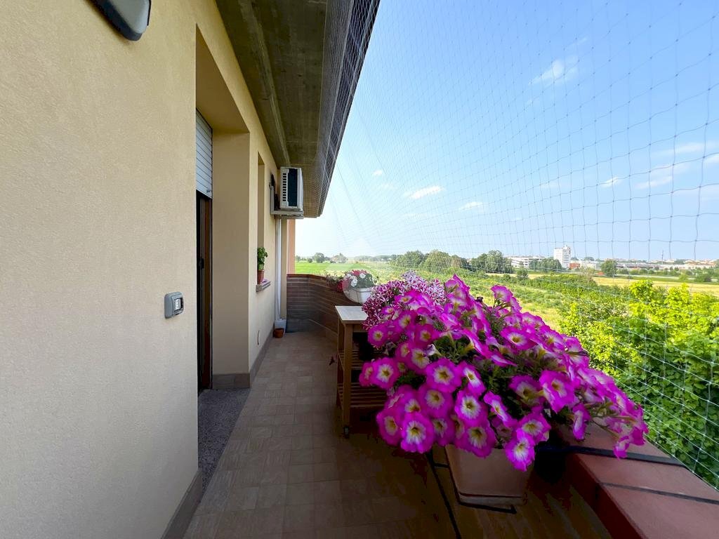 Three-room apartment Via sabbioni, Mirandola - photo 1