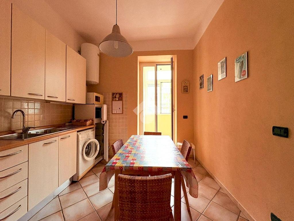 Four-room apartment Via Orazio Grassi, Savona (neighborhood Centro) - photo 2