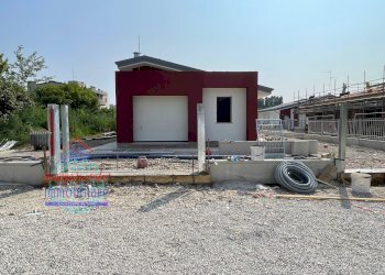 Foto 19 - Villa MONSIGNOR VINCENZO GANDOLFI
 
SNC, Castello d'Argile - foto 13