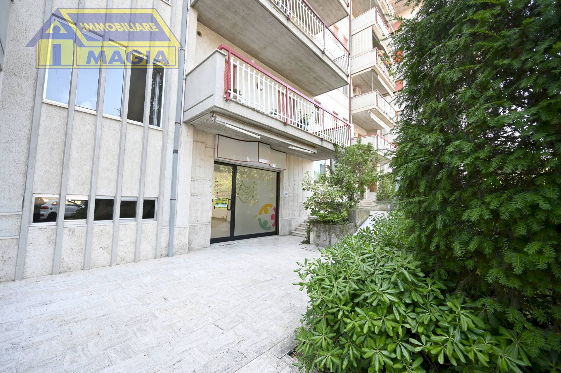 Foto 2 - Commercial Premises 25, Castel di Lama - photo 2