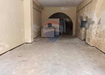 Stanza vuota - Locale Commerciale Via Grimaldi
 
43, Paterno - foto 2