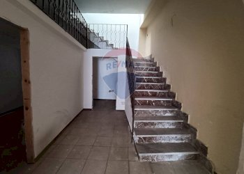 Scale - Locale Commerciale Via Grimaldi
 
43, Paterno - foto 4