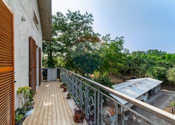 Balcone - Casa semi indipendente Via Torrette
 
18, Maiolati Spontini - foto 14