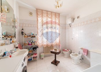 Bagno - Casa semi indipendente Via Torrette
 
18, Maiolati Spontini - foto 18