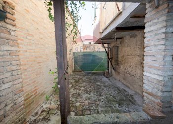 Scale - Box Via Castelfidardo
 
33, Jesi - foto 12