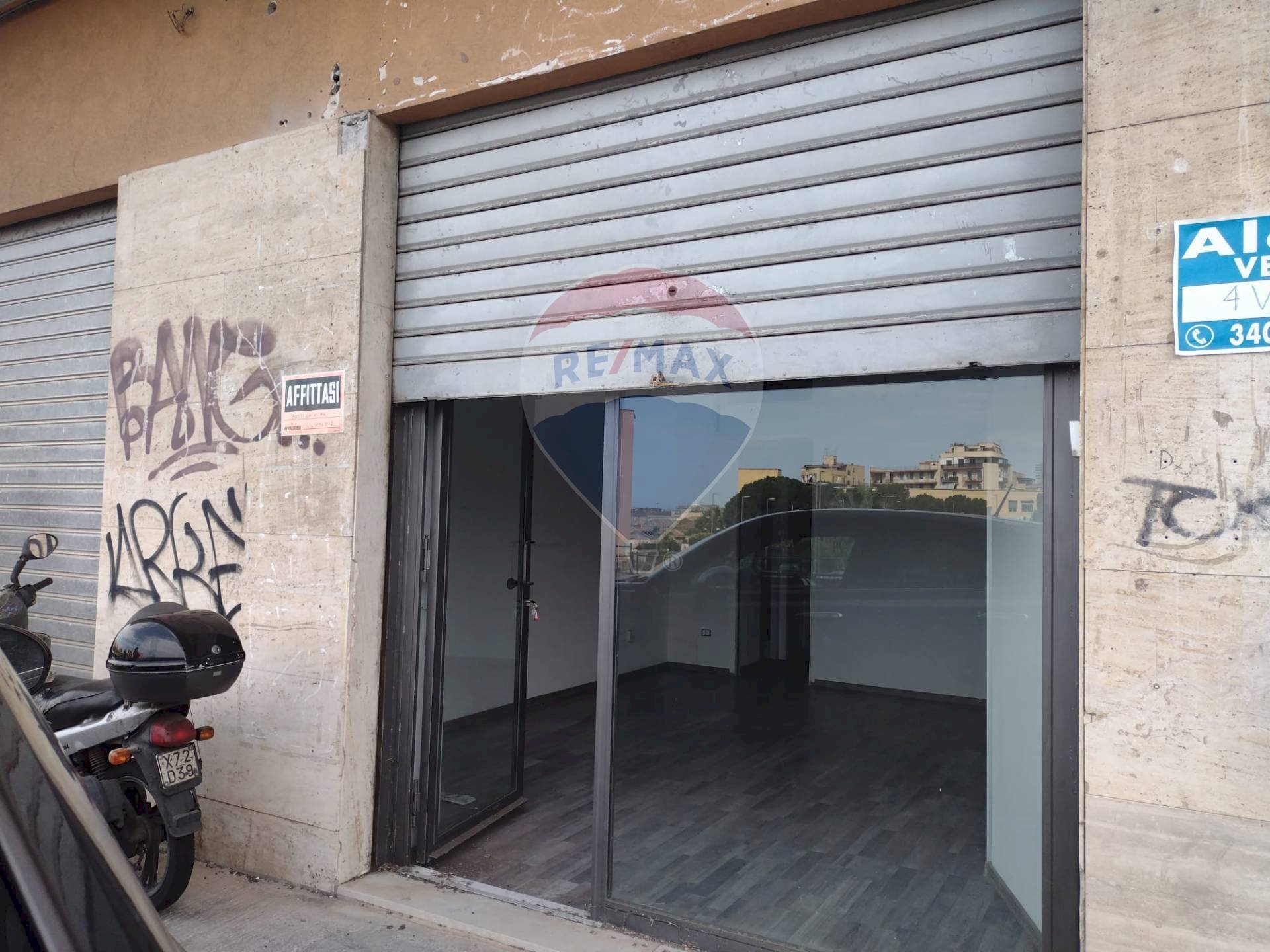 Parcheggio - Locale Commerciale Via Giuseppe Verdura
 
12, Catania - planimetria 1