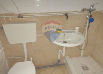 Bagno - Locale Commerciale Via Giuseppe Verdura
12, Catania - foto 6