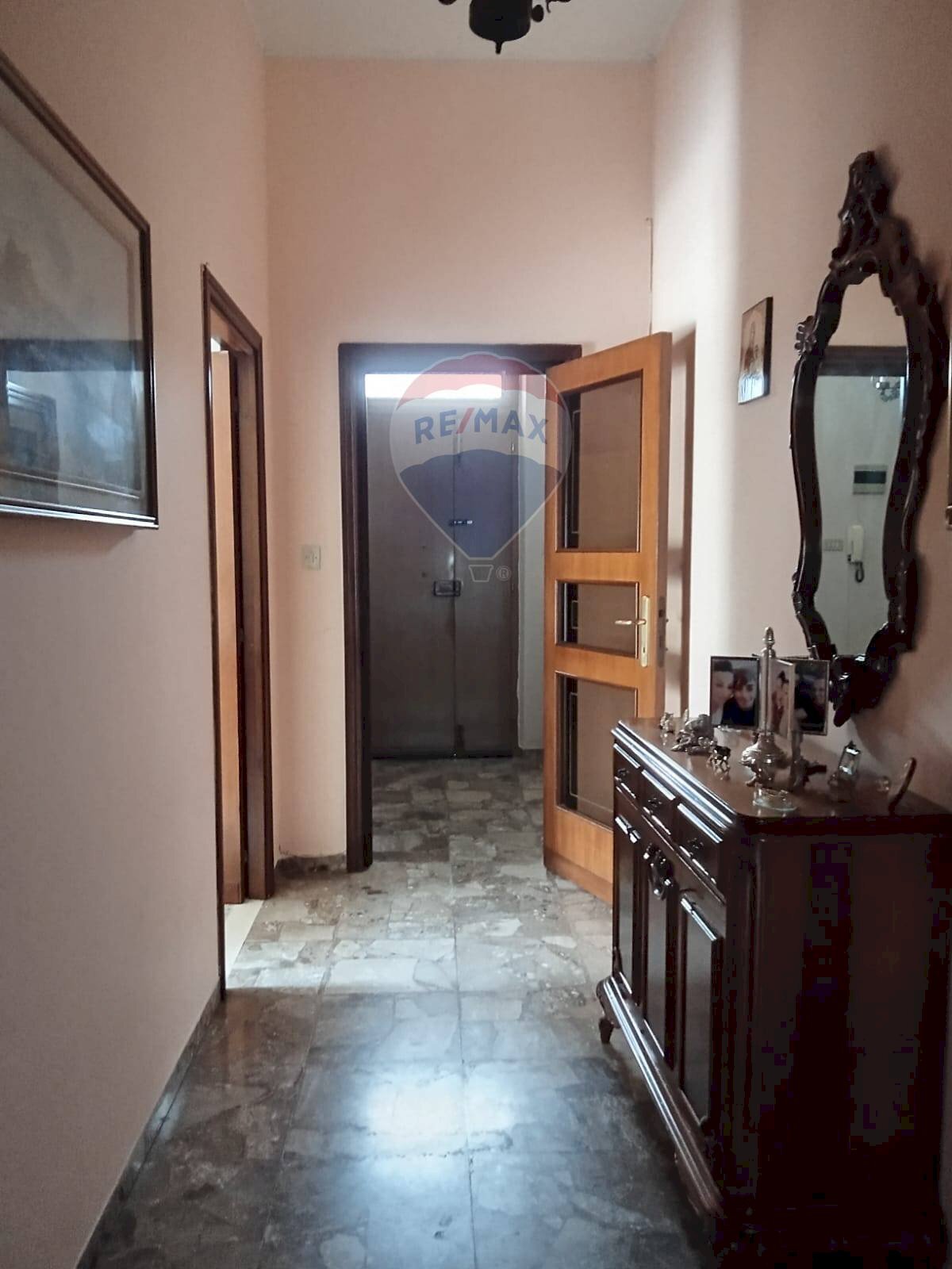 Hall / corridoio - Apartment Via Enrico De Nicola
 
12, Roseto degli Abruzzi - photo 2