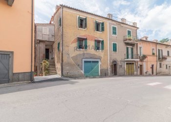 Edificio all\'aperto - Trilocale Via Degli Orti
 
12, Ischia di Castro - foto 3