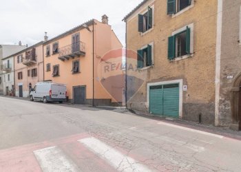 Edificio all\'aperto - Trilocale Via Degli Orti
 
12, Ischia di Castro - foto 4