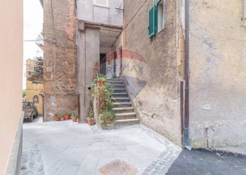 Edificio all\'aperto - Trilocale Via Degli Orti
 
12, Ischia di Castro - foto 1