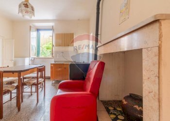 Sala da pranzo - Trilocale Via Degli Orti
 
12, Ischia di Castro - foto 6