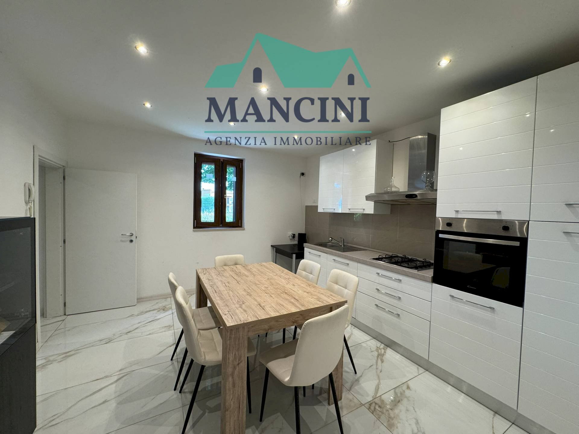 Foto 1 - Casa indipendente VIA CRISTOFORO COLOMBO, Castelbellino - foto 1