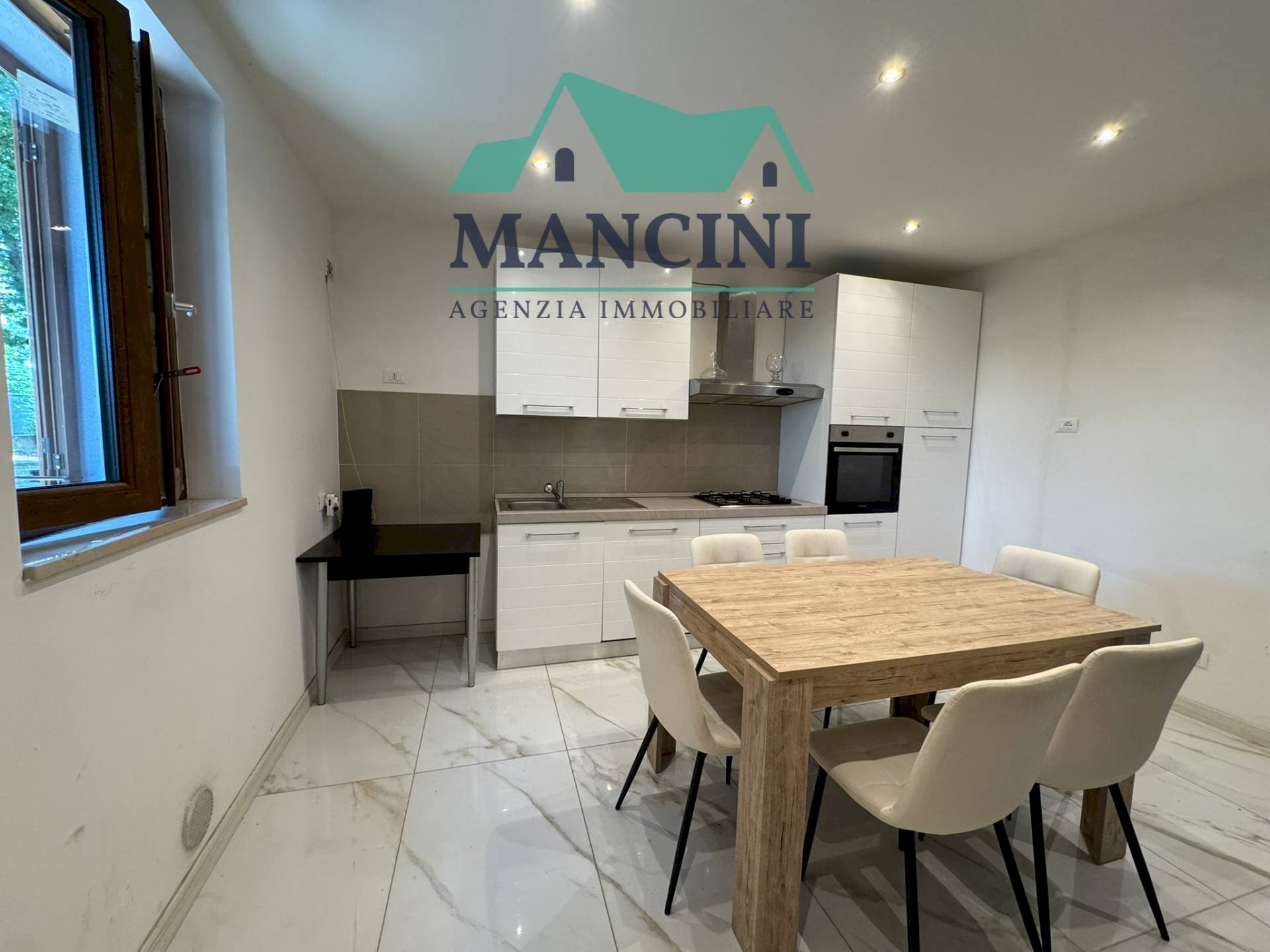 Foto 3 - Casa indipendente VIA CRISTOFORO COLOMBO, Castelbellino - foto 3