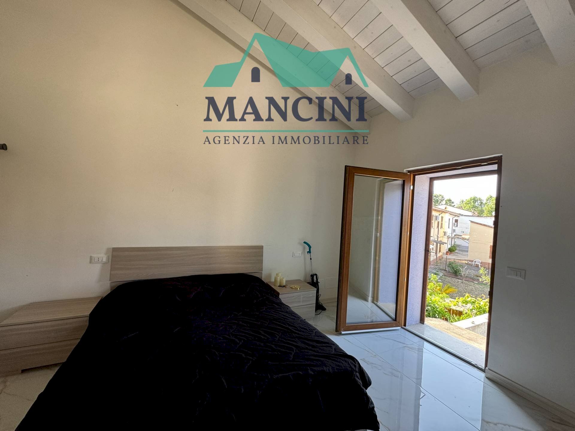 Foto 2 - Casa indipendente VIA CRISTOFORO COLOMBO, Castelbellino - foto 2