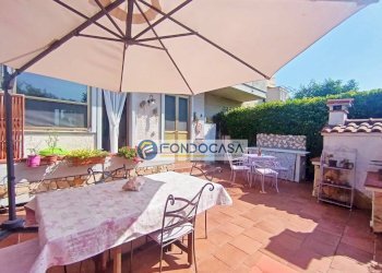 ESTERNO - Villa a Schiera Via Puliche, Massa - foto 1