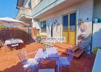 ESTERNO - Villa a Schiera Via Puliche, Massa - foto 2