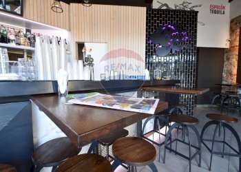 Sala da pranzo - Bar Tavola Calda - Fredda corso Marconi
 
73, Arona - foto 17