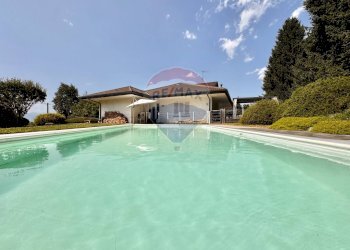 Piscina - Villa Via Enrico fermi
 
18, Sumirago - foto 11